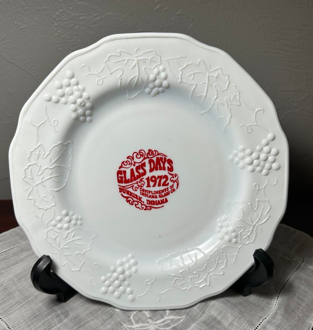 Vintage milk glass Indiana Glass Co commemorative plate 1972